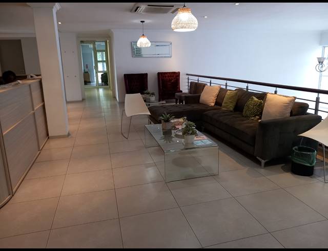 220M² OFFICE TO LET IN BRYANSTON